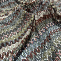 Top vente fil teint Jacquard tricot tissu évider Crochet tissu multicolore tissu pour les femmes robe d'été