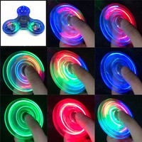 LED Fidget Spinner pour Enfants Adultes Lumineux Fidget Spinner Crystal Toy Cadeaux de Noël