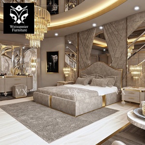 <span class=keywords><strong>Lit</strong></span> King Size Personnalisé <span class=keywords><strong>de</strong></span> Luxe en <span class=keywords><strong>Velours</strong></span> Doux, Design Italien, avec Cadre Doré en Acier Inoxydable, Tête <span class=keywords><strong>de</strong></span> <span class=keywords><strong>Lit</strong></span> Haute et Mousse Haute Densité - Product Image 4
