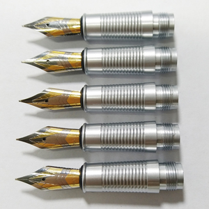 Fournitures scolaires <span class=keywords><strong>de</strong></span> bureau <span class=keywords><strong>calligraphie</strong></span> accessoires d'écriture différents types stylo plume Section alimentation plume ensemble pièces <span class=keywords><strong>de</strong></span> rechange - Product Image 2