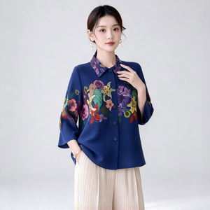Chemisier plissé floral élégant <span class=keywords><strong>pour</strong></span> femme, imprimé artistique, boutonné, expédition rapide en 7 jours, modèle technique, prêt à être expédié - Collection 2026 - Product Image 1