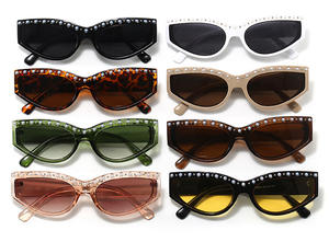 <span class=keywords><strong>Occhiali</strong></span> da Sole 2026 per Donna con Logo Personalizzato, Protezione UV400, <span class=keywords><strong>Occhiali</strong></span> da Sole con Perle, Montatura Piccola Stile Occhio di Gatto - Product Image 2