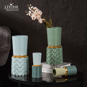 Vaso moderno fatto a mano in ceramica e porcellana ornamento artigianale da tavolo vasi di fiori astratti moderni in ceramica - Product Image 1