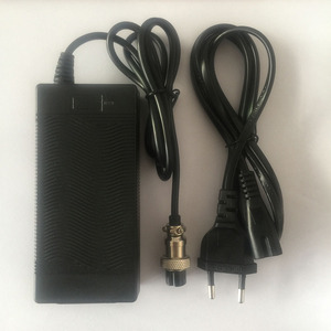 42 Volt 2 Amp <span class=keywords><strong>Hoverboard</strong></span> sạc 42 V 2A Lithium Battery Charger thông minh tự cân bằng điện <span class=keywords><strong>Scooter</strong></span> bộ phận <span class=keywords><strong>adapter</strong></span> điện - Product Image 2