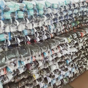 Liquidation de stocks de chaussures neuves en gros à prix réduits : sandales pour femmes, baskets pour hommes et enfants 2026 - Product Image 3