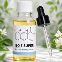 Huile parfumée Iso E Super 99,5% à 100,0% Extrait végétal liquide Arôme boisé ambré pour désodorisant