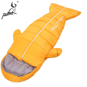 <span class=keywords><strong>Sac</strong></span> <span class=keywords><strong>de</strong></span> <span class=keywords><strong>couchage</strong></span> chauffant RS-93C personnalisé <span class=keywords><strong>en</strong></span> polyester 300T, <span class=keywords><strong>forme</strong></span> requin, motif <span class=keywords><strong>animal</strong></span>, design breveté, type hybride, pour l'extérieur, hiver - Product Image 6