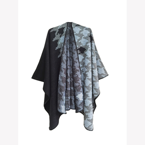 <span class=keywords><strong>Cardigan</strong></span> Poncho da Donna Urban Coco con Design <span class=keywords><strong>Pied</strong></span>-<span class=keywords><strong>de</strong></span>-<span class=keywords><strong>Poule</strong></span> e Blocchi di Colore, Aperto sul Davanti, Stile Sciarpa/Cappa - Qualità all'Ingrosso - Product Image 3