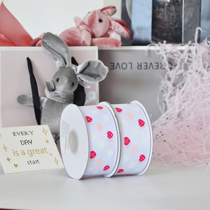 Deepeel AP3586 40mm DIY accesorios <span class=keywords><strong>para</strong></span> el cabello corazones impresos arcos de embalaje de regalo de una sola cara de poliéster cinta bonita - Product Image 5