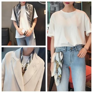 Sciarpa Quadrata in Poliestere Primaverile Multifunzionale con Stampa Serigrafica, Protezione Solare, 70cm, per Donna - Product Image 2