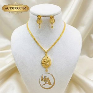 Elegante Juego de Collar con Colgante de Hojas, Chapado en Oro de 24K, con Circonita Cúbica, Joyería de Boda para Mujer AC19P0007M - Product Image 1