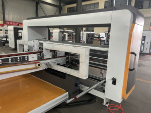 Máquina encoladora de carpetas completamente automática de alta calidad para cajas de cartón corrugado, máquina de pegamento de carpetas de embalaje - Product Image 6