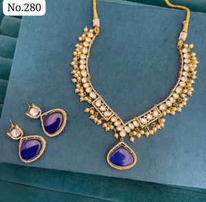 Conjunto de joyería de moda del sur de la India y conjunto de collar de diseño de templo para mujer conjunto de joyería chapado en oro tradicional para mujer - Product Image 1