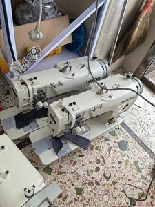 Machine à coudre industrielle <span class=keywords><strong>Brother</strong></span> 845 à <span class=keywords><strong>double</strong></span> <span class=keywords><strong>aiguille</strong></span>, point noué, blanche, d'occasion, 250W, 2010, prix - Product Image 6