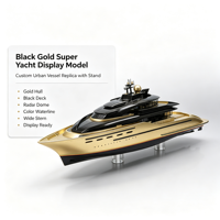 Modèle de yacht de luxe noir et or personnalisé avec coque dorée, superstructure noire et ligne d'eau colorée