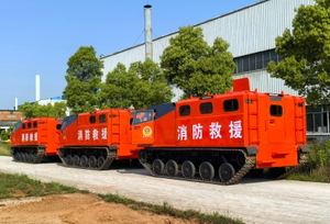 Nuevo Camión Forestal Diésel Tipo Oruga y Vehículo de Rescate de Emergencia con Tanque de Agua, Espuma y Transmisión Automática - Product Image 3
