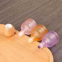 Flacons de parfum à bille de luxe personnalisés de 10 ml, flacons en verre avec bouchon à vis, flacons d'huile essentielle colorés givrés, contenants cosmétiques vides