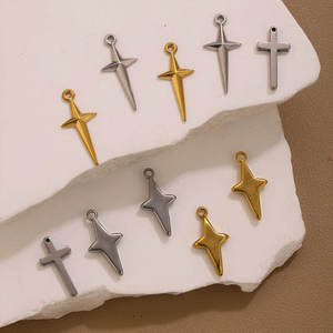 Colgantes y dijes de moda de acero inoxidable 316L chapados en oro PVD de 14K y 18K personalizados para hacer pulseras y dijes de cruz para la creación de joyas. - Product Image 2