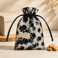 Sacs cadeaux en organza floqué Yolan 10x15cm avec cordon de serrage et ruban noir, motif patte d'animal, pour bijoux et faveurs de fête, en stock, prêts à être expédiés
