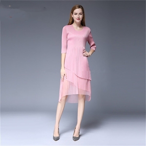 Las mujeres Sexy cuello en V Casual vestidos de encaje de mujeres Midi hueco nuestra malla vestido Miyake pliegues vestidos - Product Image 4