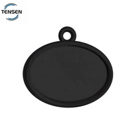 Vente en gros d'étiquettes de bijoux en métal gravées de nom noir forme ovale collier disque pendentif Logos pour cadeau