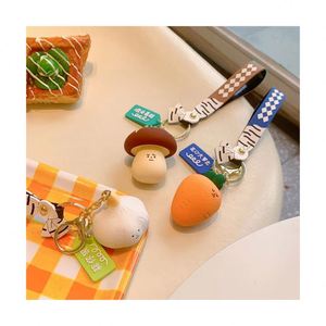 Porte-clés en peluche mignon en forme de légumes, design de dessin animé, piment, ail, oignon vert, cadeau pour enfants - Product Image 1