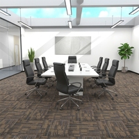 Dalles de moquette commerciales modernes en PP 50x50 cm, à rayures carrées, à boucles multi-niveaux, adaptées aux animaux domestiques, lavables, pour bureaux et hôtels