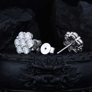 Boucles <span class=keywords><strong>d</strong></span>'Oreilles Puces Diamant « Éclat Floral » en Or Blanc S925, Moissanite de Laboratoire, Forme Fleur, Tendance Homme Femme, Bijoux en <span class=keywords><strong>Argent</strong></span> 925, Luxe - Product Image 5
