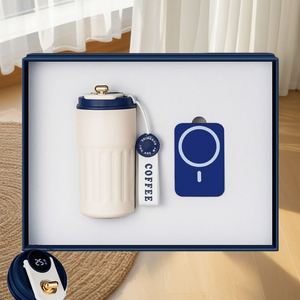 Batterie externe 2-en-1 personnalisable avec logo – Options personnalisées idéales pour les coffrets cadeaux de fêtes et d'anniversaires - Product Image 1