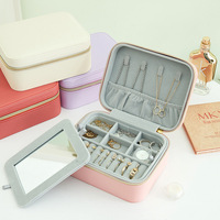 Échantillon gratuit Logo personnalisé pliable boîte à bijoux cadeau emballage carré en cuir Pu boîte à bijoux pour femmes