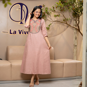 Robe maxi décontractée pour femmes en lin rose pâle de qualité supérieure, durable, avec broderie géométrique - Product Image 6