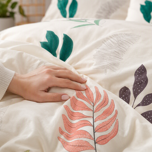 Juego de Ropa de Cama Dreamer's Conservatory de 3 Piezas, Algodón Suave con Diseño de Follaje, Envío desde Polonia, Ideal para un Retiro Creativo - Product Image 4