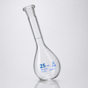 Fiole volumétrique en verre borosilicate LabElite 25 ml, haute précision, résistante à la chaleur, avec bouchon en verre - Product Image 4