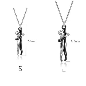 Collana con Ciondolo Coreano 2026 a Forma di Coppia Abbracciata per Amanti Romantici e Gioielli alla Moda per Coppie - Product Image 4