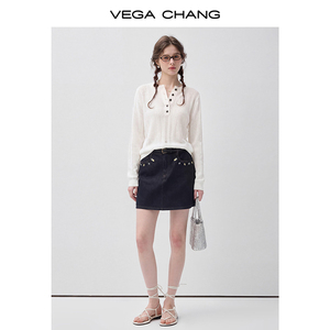 Haut en tricot léger décontracté pour femme VEGA CHANG, blanc crème, avec col Henley, demi-boutons et texture ajourée, manches longues - Product Image 3
