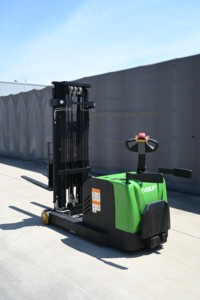 Heli chariot élévateur électrique 1500KG 2000KG camion à mât rétractable batterie au Lithium Mini empileur 3M USA Standard pour utilisation en usine chariot élévateur - Product Image 6
