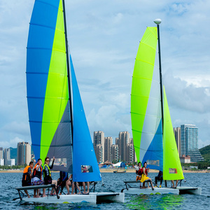 Yate Catamarán de Lujo Clásico Profesional de Plástico Barco de Pesca Hecho en China Velero de HDPE para Fiestas de Negocios - Product Image 1