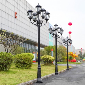 Lampadaire de jardin extérieur en laiton à LED blanc chaud avec abat-jour en verre IP66 AC 220V 2700K à énergie solaire avec détecteur de mouvement et éclairage 10 ans - Product Image 4