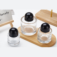 Flacon compte-gouttes rectangulaire personnalisé de 30 ml (1 oz) en verre ambré vert à épaule plate, sérigraphié, avec pipette pour huile essentielle et sérum