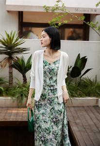 Elegante vestido con cuello en V, estampado impresionista de jardín, acetato de lujo floral francés con vestidos casuales cortados al bies - Product Image 6
