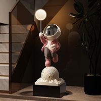 Figurine d'astronaute en résine - Lampe d'ambiance sur pied pour intérieur - Cadeau de déménagement pour la décoration de la maison