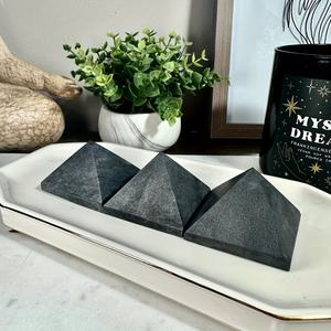 Pirámide de Shungita Natural al por Mayor, Cristal Mineral de Alta Calidad, Decoración Coleccionable para el Hogar y la Oficina - Product Image 2