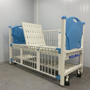 Cama de Hospital Pediátrica de Acero Inoxidable L1900*W905*H650mm con Paneles Azules y Ruedas para Cuidado Pediátrico - Product Image 3