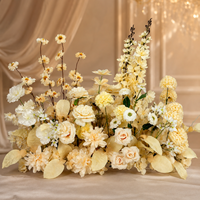 Composition florale artificielle personnalisée YM, rangée de fleurs multicolores, boule de fleurs rouges pour chemin de fleurs de mariage et centre de table