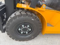 CPQYD50S 5T Truk Forklift Bensin dan LPG: Kubo Ta Power, Sistem IMPCO, Angkat 6M, Tiang 3-Tingkat.