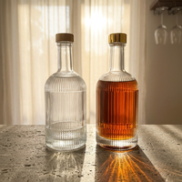 Bouteille en verre de haute qualité 300ml 350ml pour spiritueux, petite bouteille de vin en verre transparent, logo personnalisé OEM ODM pour mini whisky, brandy, usage cadeau