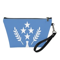 Pochette de maquillage Kosrae en similicuir PU avec drapeau personnalisé pour les voyages interurbains, l'organisation des articles de beauté dans la salle de bain et la vente en gros