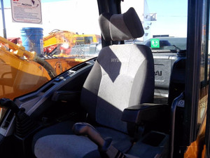 Excavatrice sur chenilles multifonctionnelle d'origine coréenne d'occasion Hyundai 220lc-9s Moteur Yanmar Pompe à engrenages à haut rendement Roulement en bon état - Product Image 4