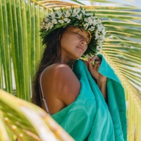 Serviette de bain en tissu éponge jacquard de luxe de style Aloha Serviette de plage en coton à motif de fleurs pour la natation et le surf