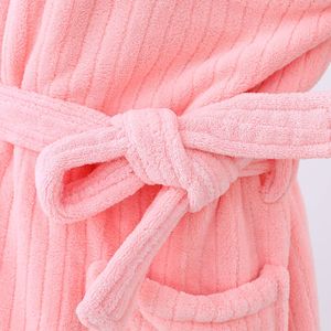 Peignoir à Capuche Rayé XL Automne Hiver pour Femme en Velours Corail Épaissi, Serviette de Bain Portable, Jupe à Manches Longues pour la Maison - Product Image 4